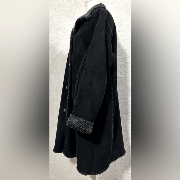 L.L.Bean women’s coat jacket long 4 buttons faux suede Sherpa collar detail - Picture 6 of 11
